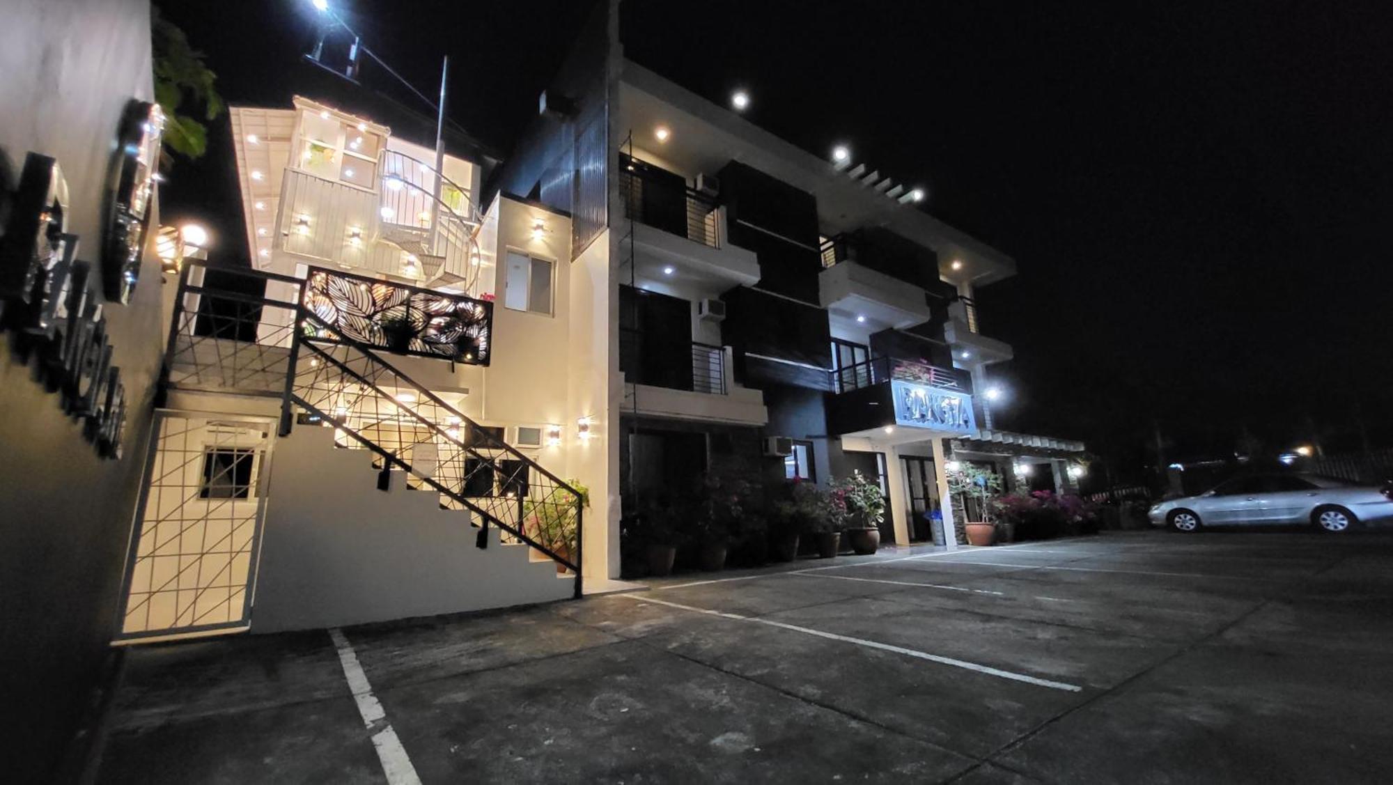 Rangya Hotel Tagaytay City Exterior photo